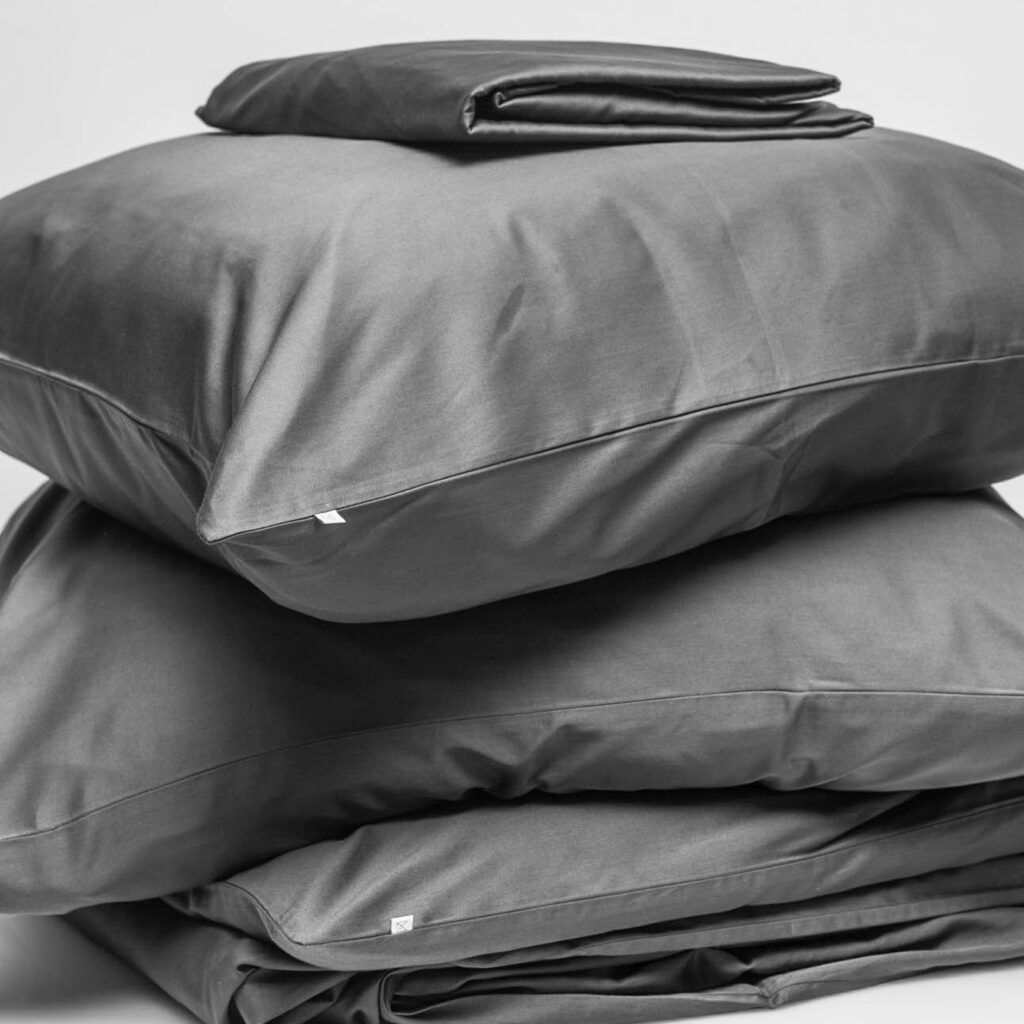 Cotton sateen bundle anthracite 2