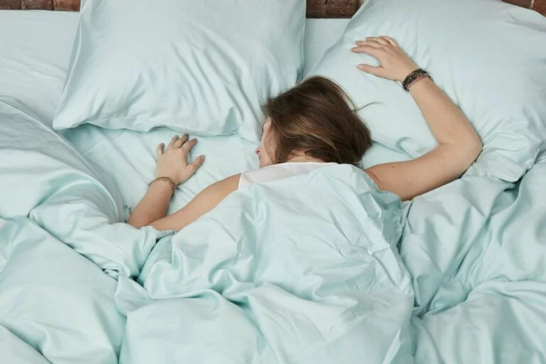 SLEEP TIPZZZ #8: How can you sleep better in hot weather?