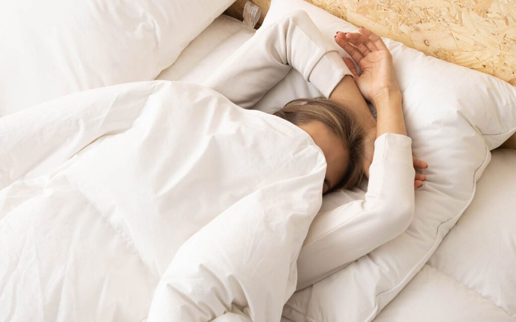 How do you warm up your bed without turning on the heating in your bedroom? • Kalani