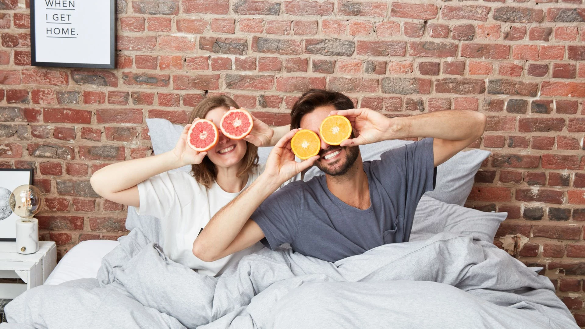 Saint-Valentin couple lit 