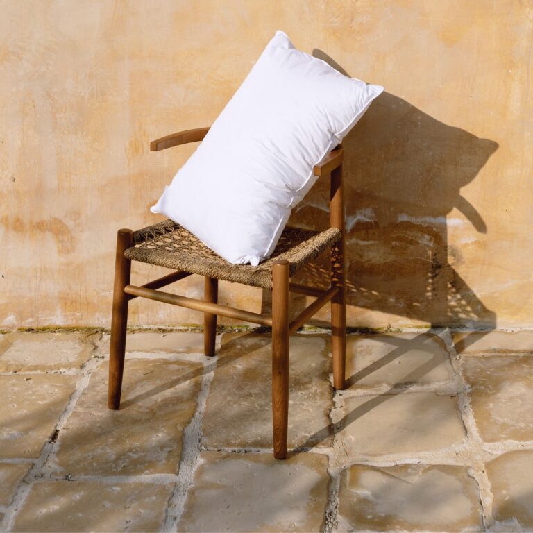 bedding-pillow-ambiance-1