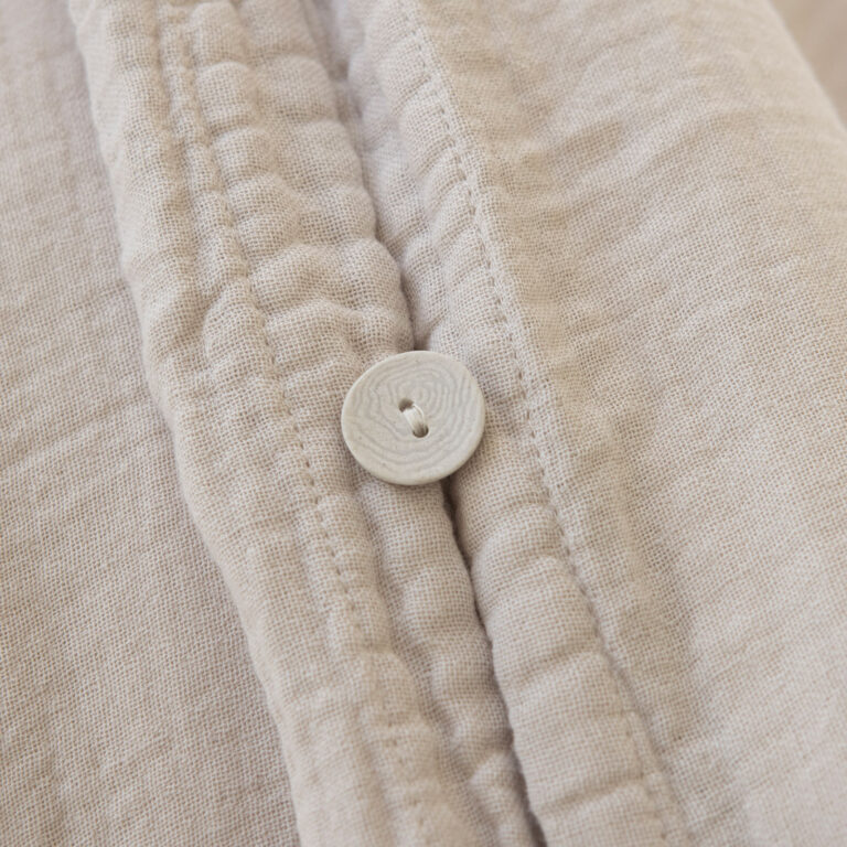 cotton-gauze-duvet-cover-sand-bedroom-buttons-3