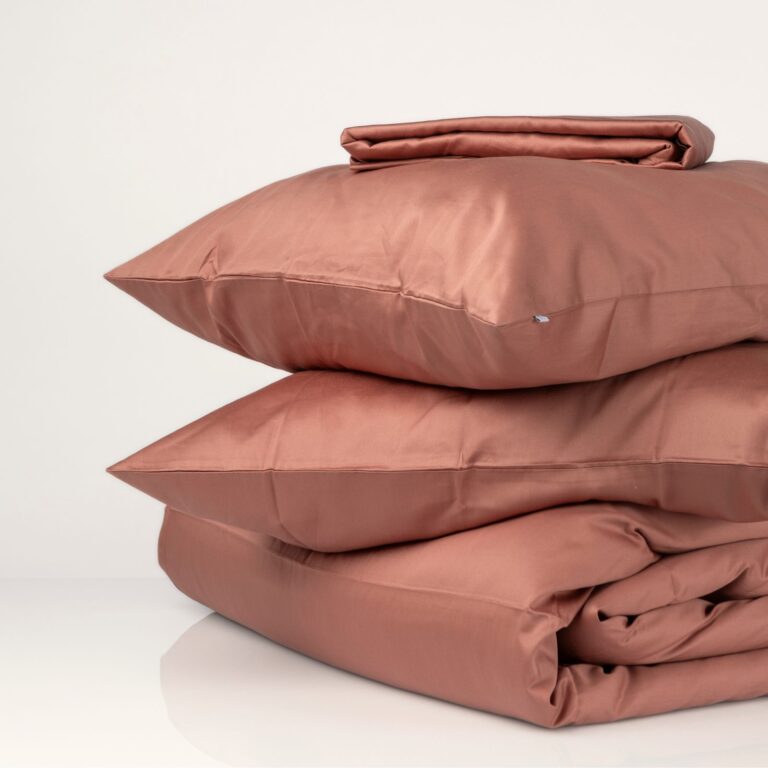 cotton-sateen-bundle-terracotta-close-up-2