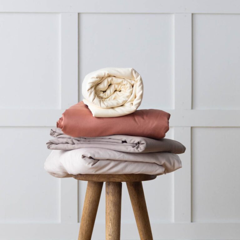 cotton-sateen-fitted-sheet-all-4-ambiance-folded-1