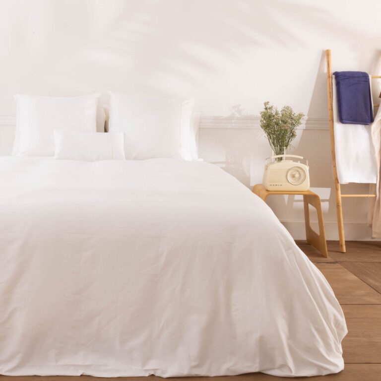 cotton-sateen-lace-trim-bedroom-snow-white-ambiance-1