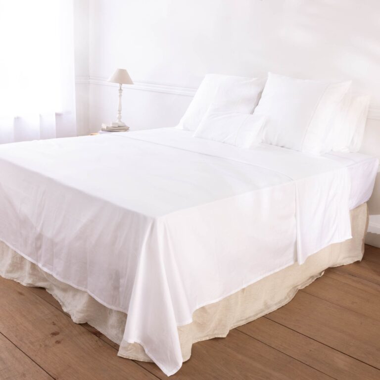 cotton-sateen-lace-trim-flat-sheet-snow-white-ambiance-side-1