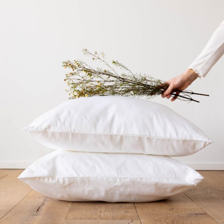 cotton-sateen-pillowcase-snow-white-ambiance-close-up-2