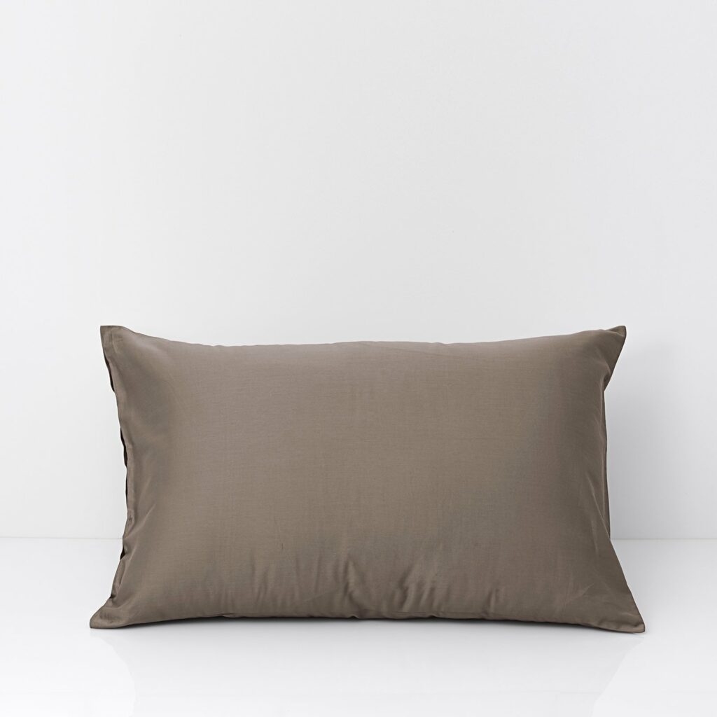 Cotton sateen pillowcase taupe 2