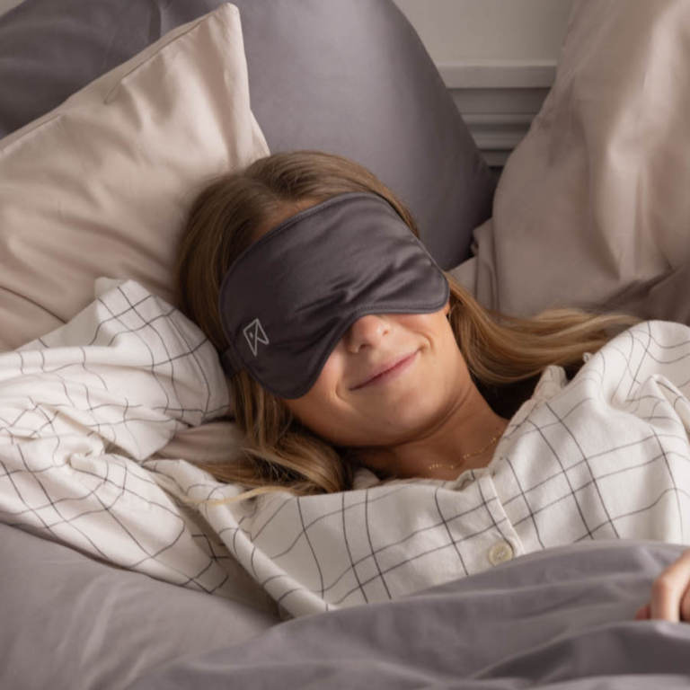 cotton-sateen-sleep-mask-anthracite-3