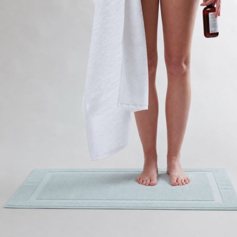 luxury-bath-mat-all-kalani-blue-ambiance-1