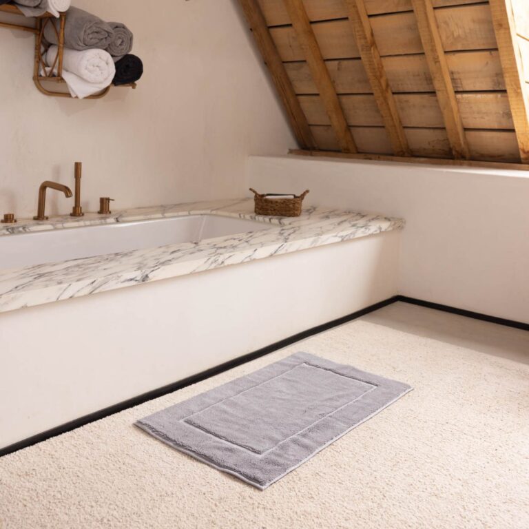 luxury-soft-bath-mat-stone-grey-ambiance-2