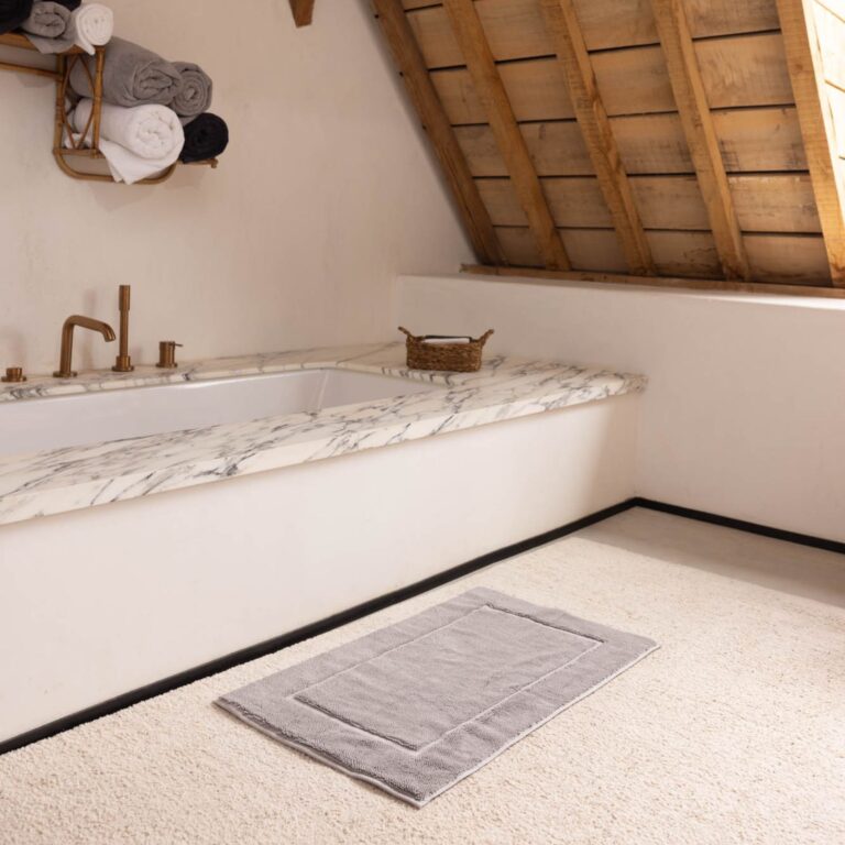 luxury-soft-bath-mat-stone-grey-ambiance