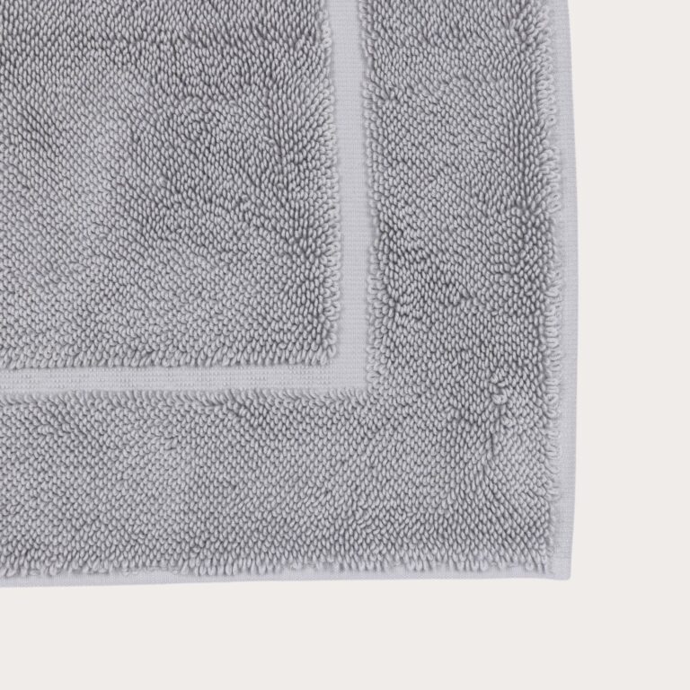 luxury-soft-bath-mat-stone-grey-packshot-close-up