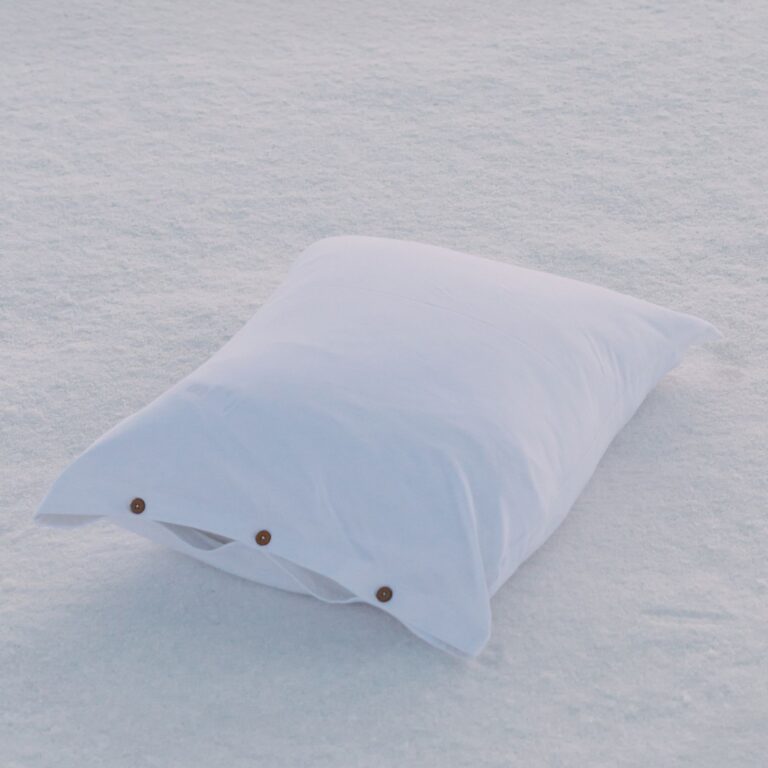 premium-jersey-pillowcase-snow-white-ambiance-close-up-1