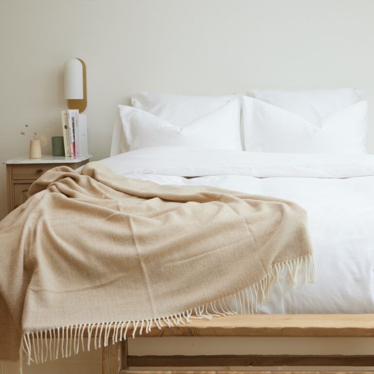 recycled-wool-woven-throw-beige-off-white-bedroom-2