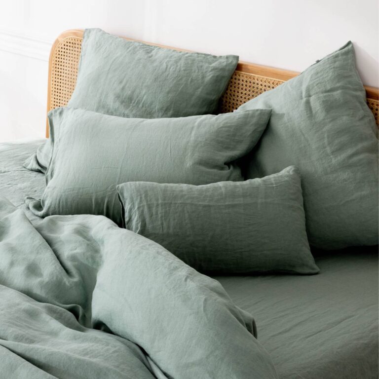 stone-washed-linen-bedroom-sage-ambiance-5