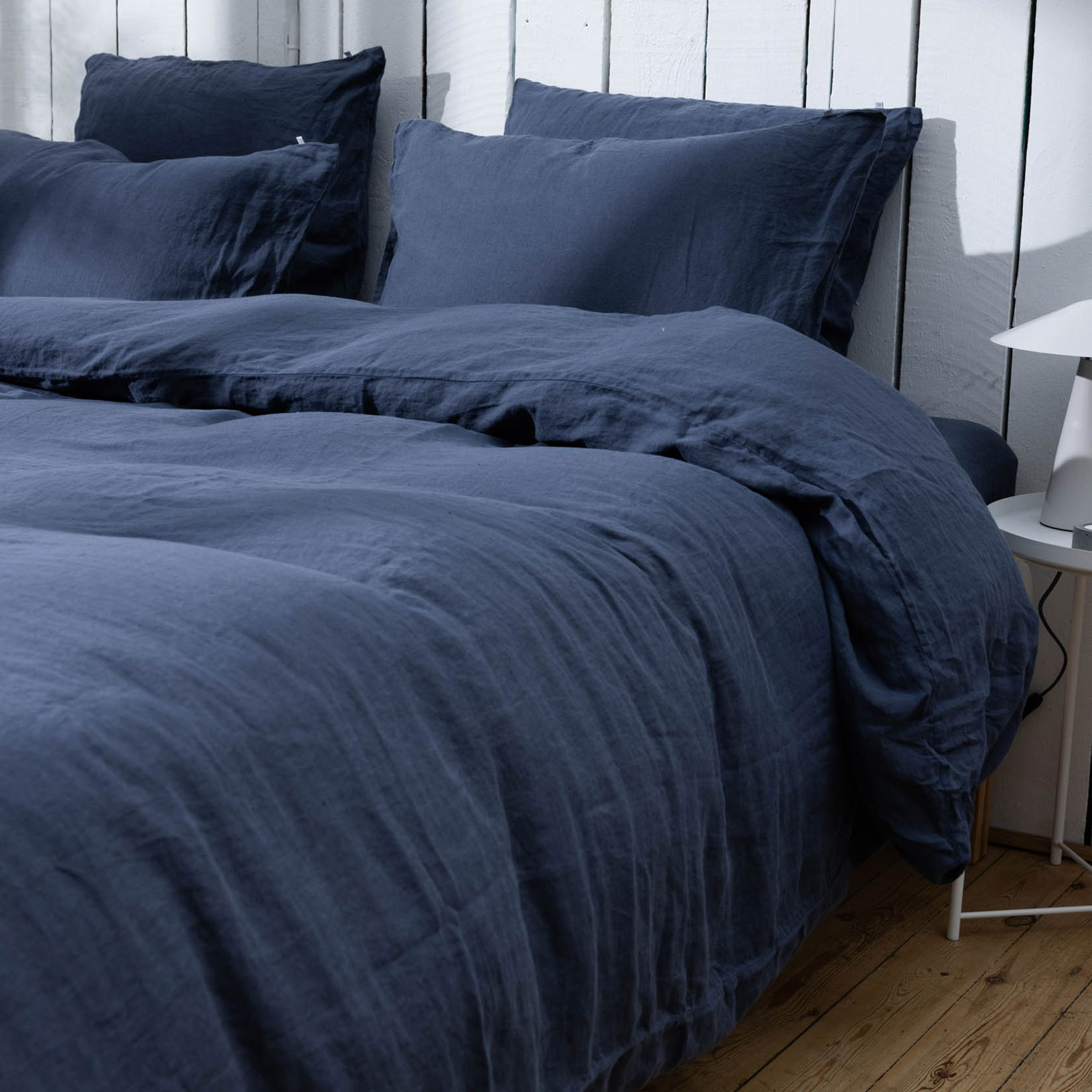 stone-washed-linen-duvet-cover-ocean-blue-3