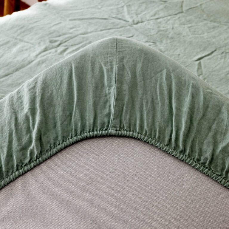 stone-washed-linen-fittedsheet-sage-ambiance-1