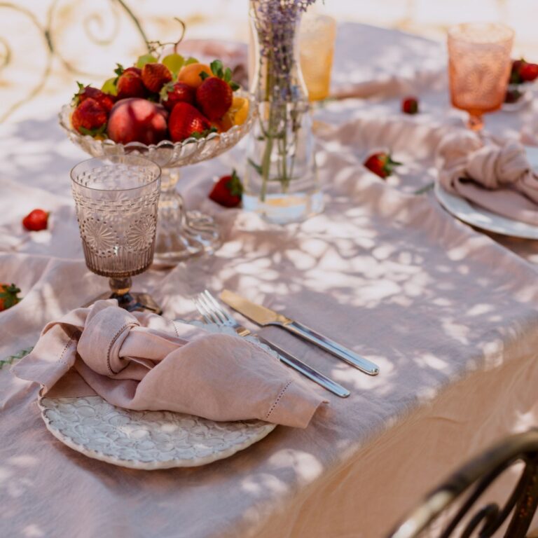 stone-washed-linen-hem-stitch-table-cloth-powder-pink-2