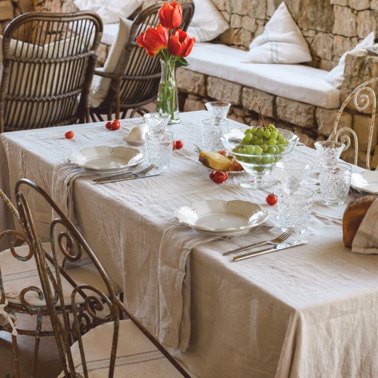 stone-washed-linen-table-natural-ambiance-4
