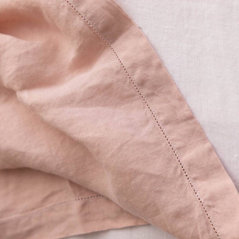 stone-washed-linen-table-powder-pink-detail-1