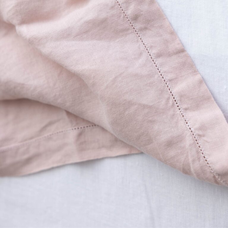 stone-washed-linen-table-powder-pink-detail-2